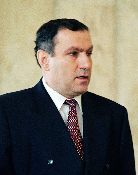 Levon TER-PETROSSIAN --- Cliquer pour agrandir