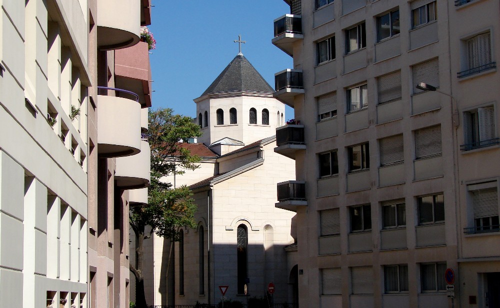 Vue d'un clocher de l'église arménienne Saint-Jacques --- Cliquer pour agrandir