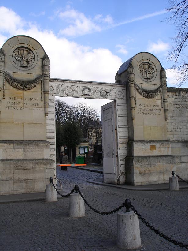 Entrée principale du cimetière (photo JPH) --- Cliquer pour agrandir