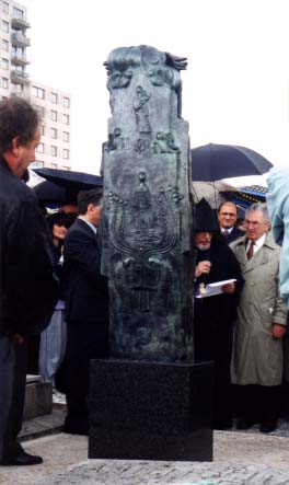 Dos du monument --- Cliquer pour agrandir