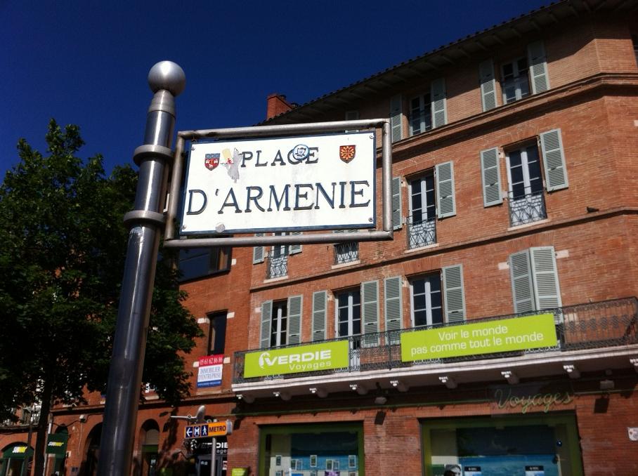 La Place d'Arménie (photo Gérard Bossière) --- Cliquer pour agrandir