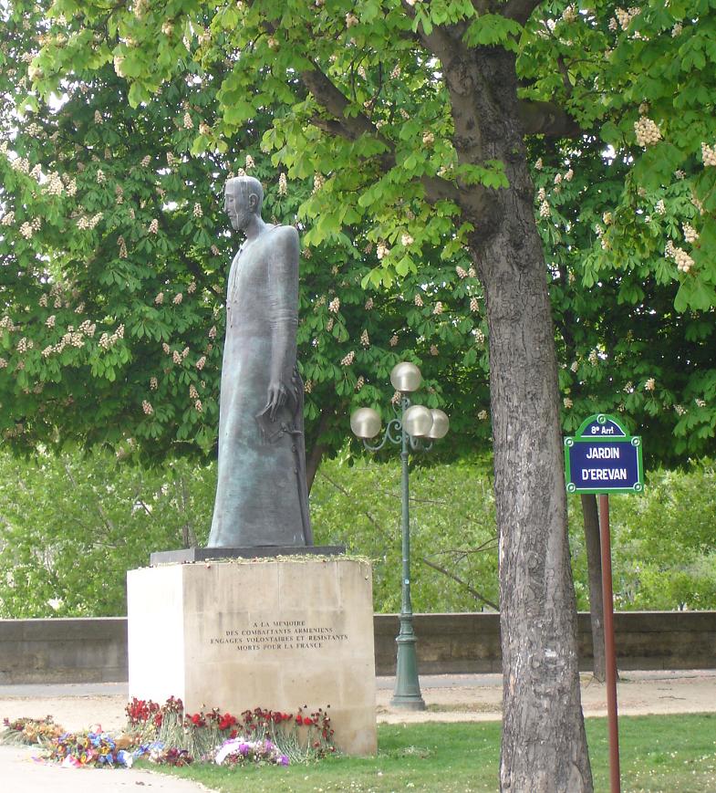 Vue générale, plaque du Jardin d'Erevan (photo JPH, 04/05/2010) --- Cliquer pour agrandir