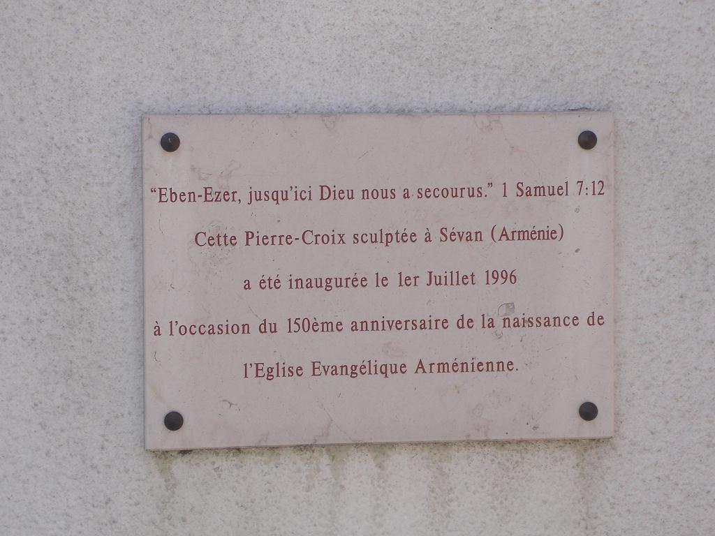 Plaque (photo JPH) --- Cliquer pour agrandir