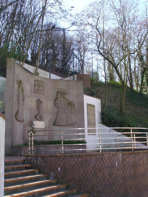 La plaque a été ajoutée au Monument franco-arménien (photo JPH) --- Cliquer pour agrandir